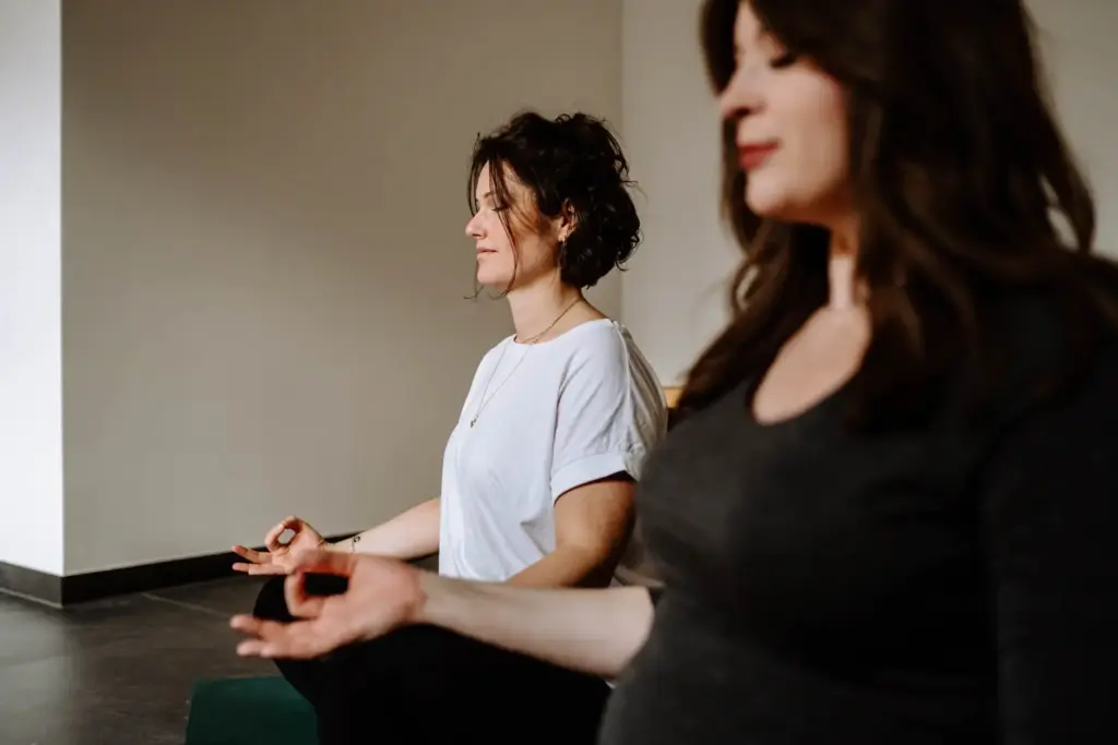 Vertrauensvolle Businessfotografie für Schwangerschaftsbegleitung